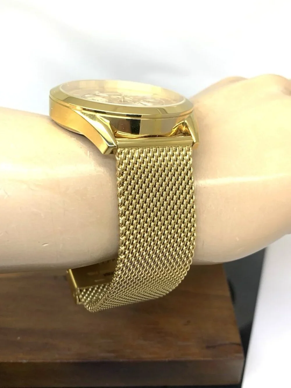 Guess Men's Watch GW0368G2 Quartz Gold Dial Mesh Stainless Steel 42mm